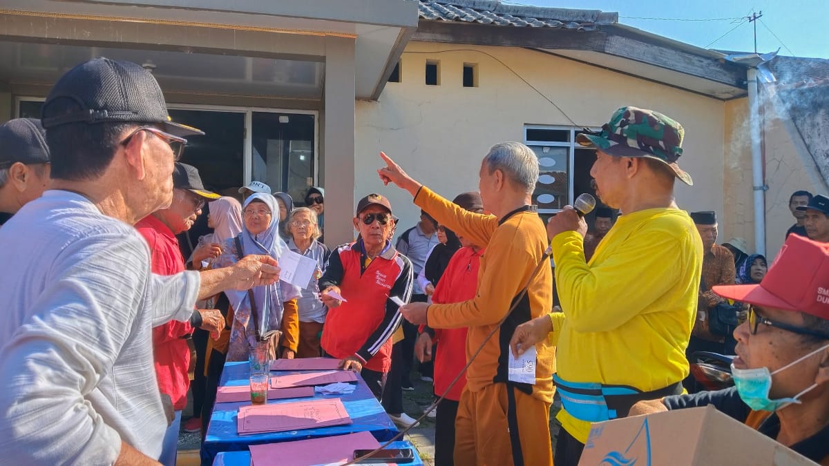 Purna PNS Kabupaten Tegal Meriahkan HUT PWRI dengan Jalan Santai ‎