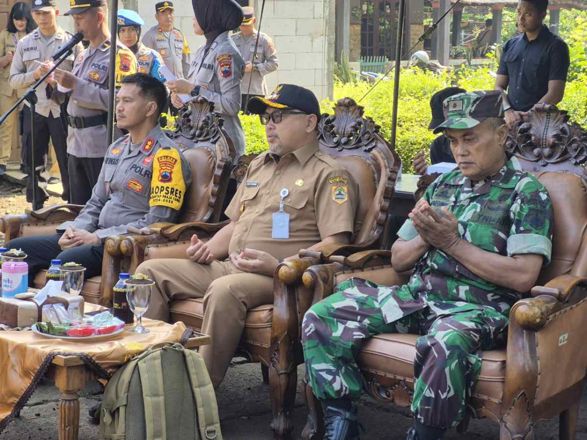 Dukung Ketahanan Pangan, Pjs Bupati Bersama Kapolres Purworejo Tanam Padi di Desa Kalimiru