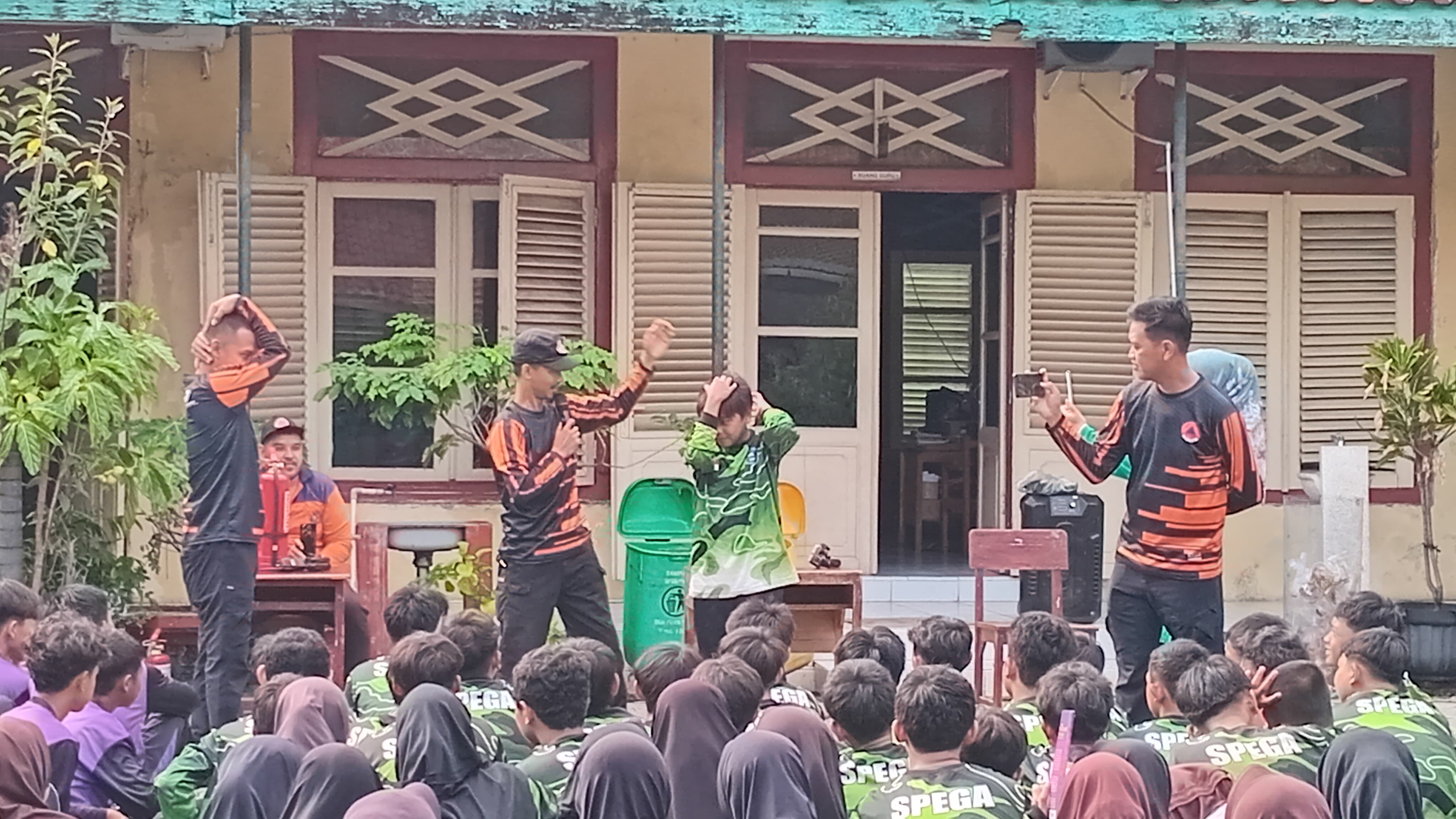 SMP Negeri 3 Tegal Adakan Sosialisasi dan Simulasi Penanggulangan Bencana 