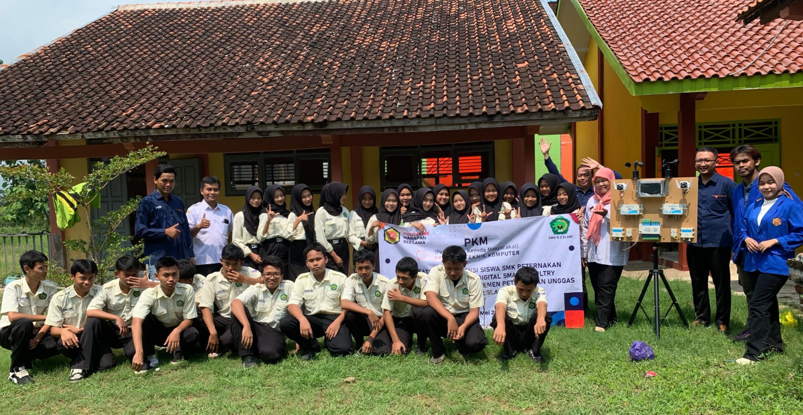 Siswa SMK Negeri 2 Slawi Dilatih Smart Poultry