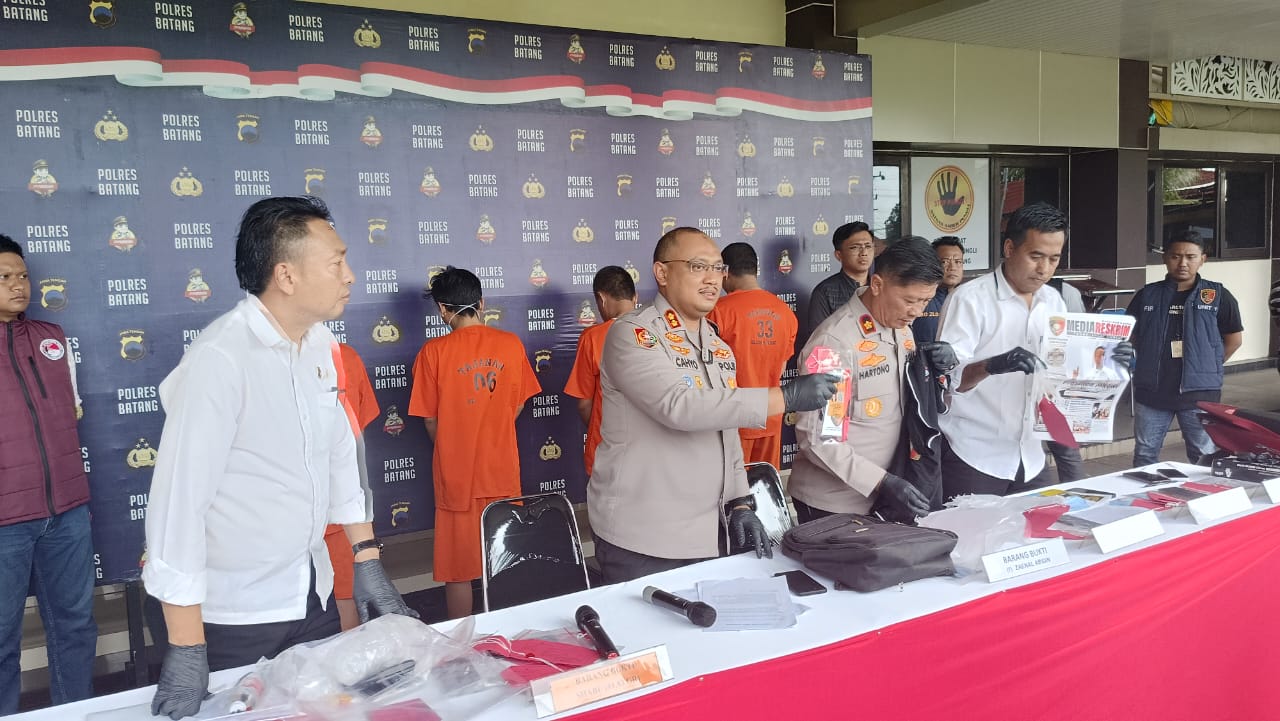 Peras dan Paksa 15 Desa Beli Apar, Dua Oknum Wartawan Dibekuk Polres Batang 