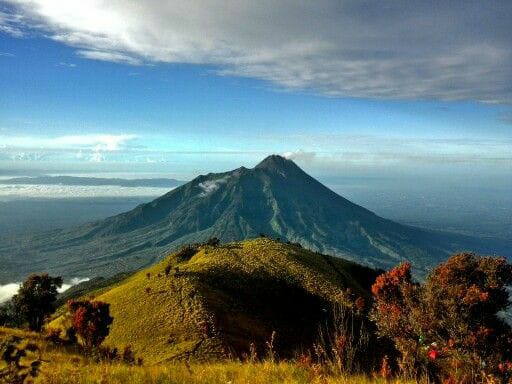 Wah, Inilah Salah Satu Gunung di Puncak Jawa Tengah yang Berbalut Mitos, Berikut 3 Faktanya!