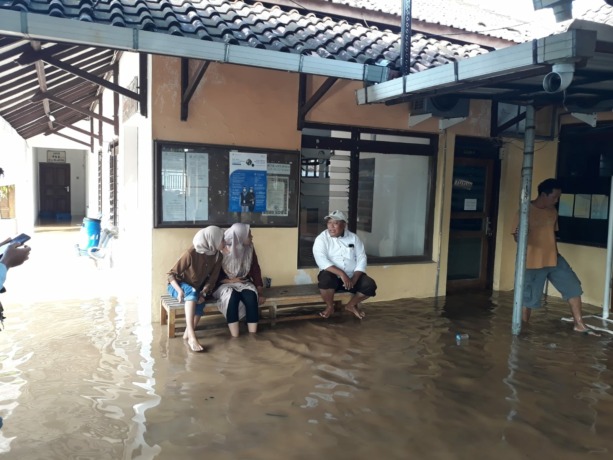 Terendam Banjir, Balai Desa Golantepus Kudus Hentikan Aktivitas Pelayanan 