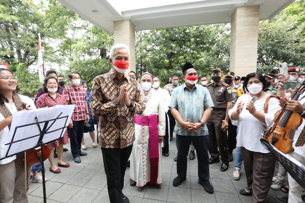 Pantau Perayaan Natal, Taj Yasin : Jadikan Momen Merawat Kerukunan