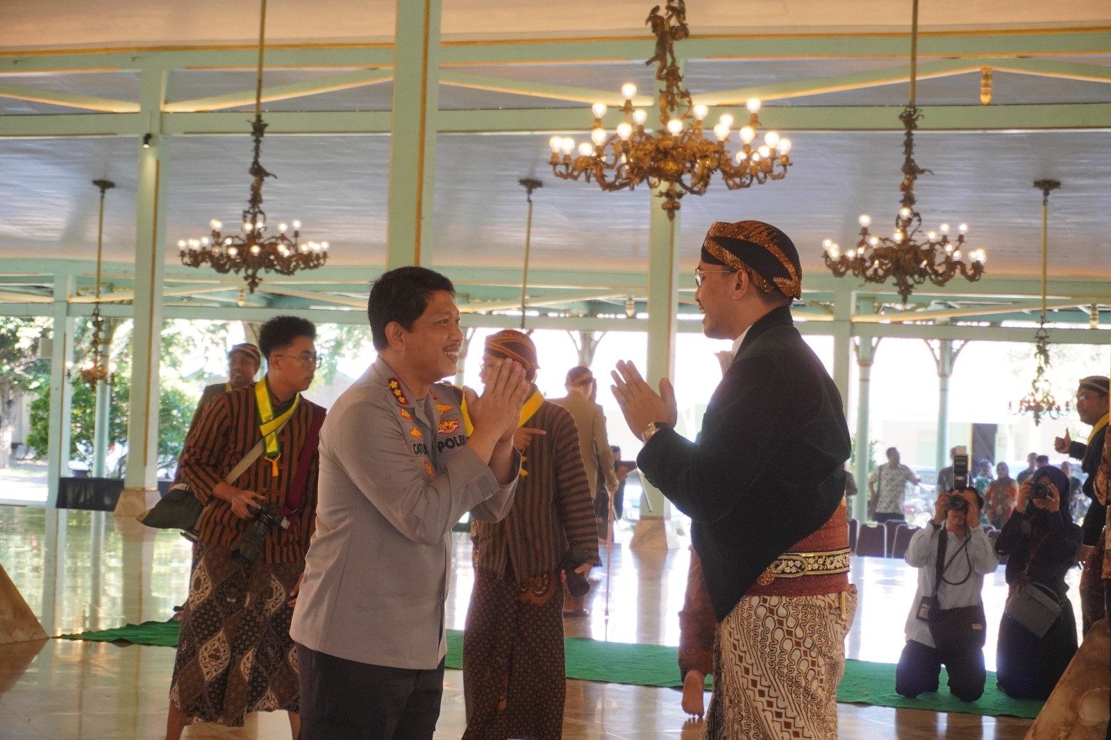 Mangkunegaran Hidupkan Lagi Tradisi Syawalan, Ribuan Warga Antusias Bertemu KGPAA Mangkunegara X