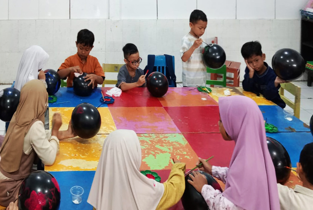 Anak-anak Antusias Isi Liburan di KB-TK Al Irsyad Tegal  