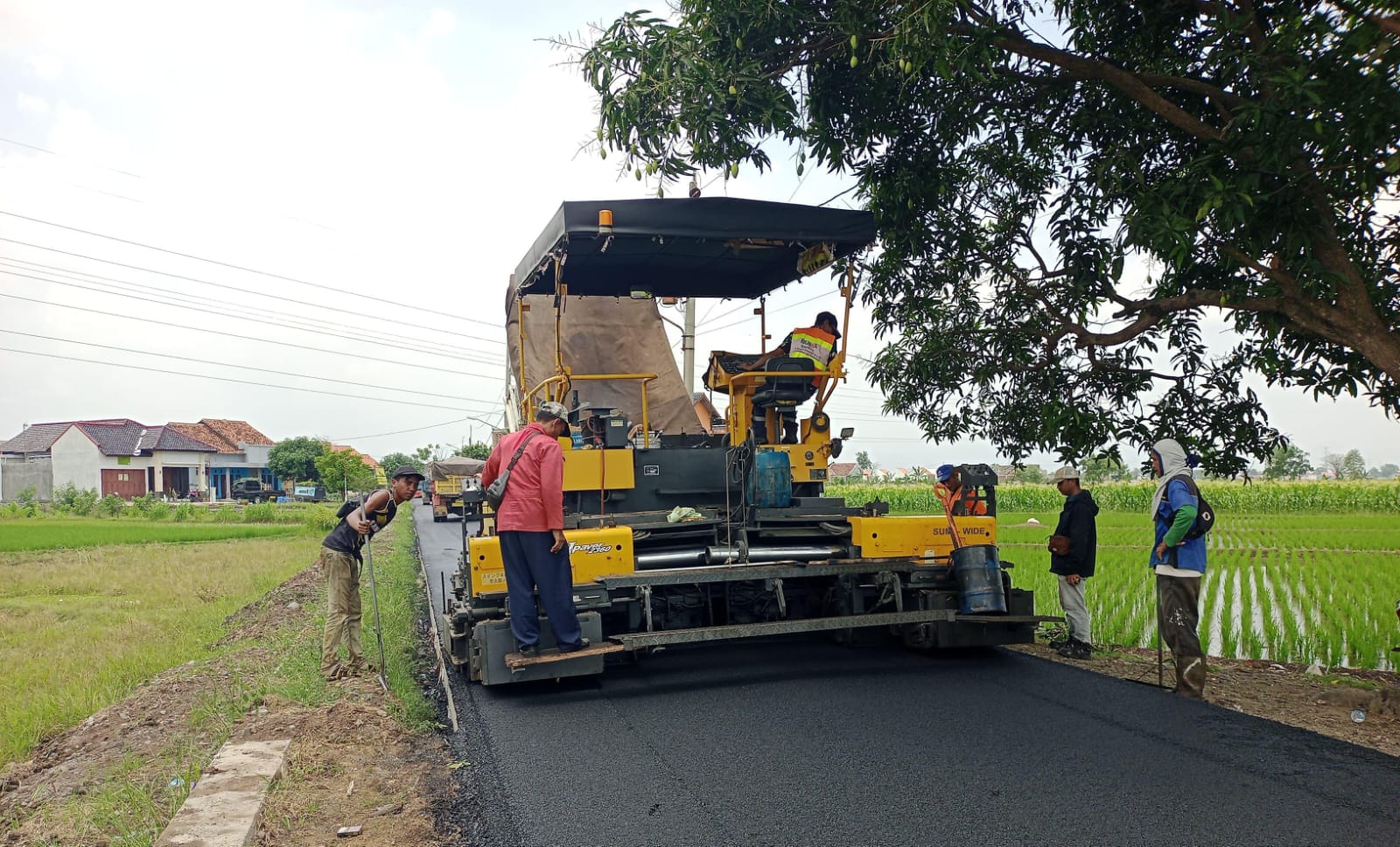 Jalan Gumayun–Kalisoka Kabupaten Tegal Kini Mulus, Warga Senang dan Bahagia