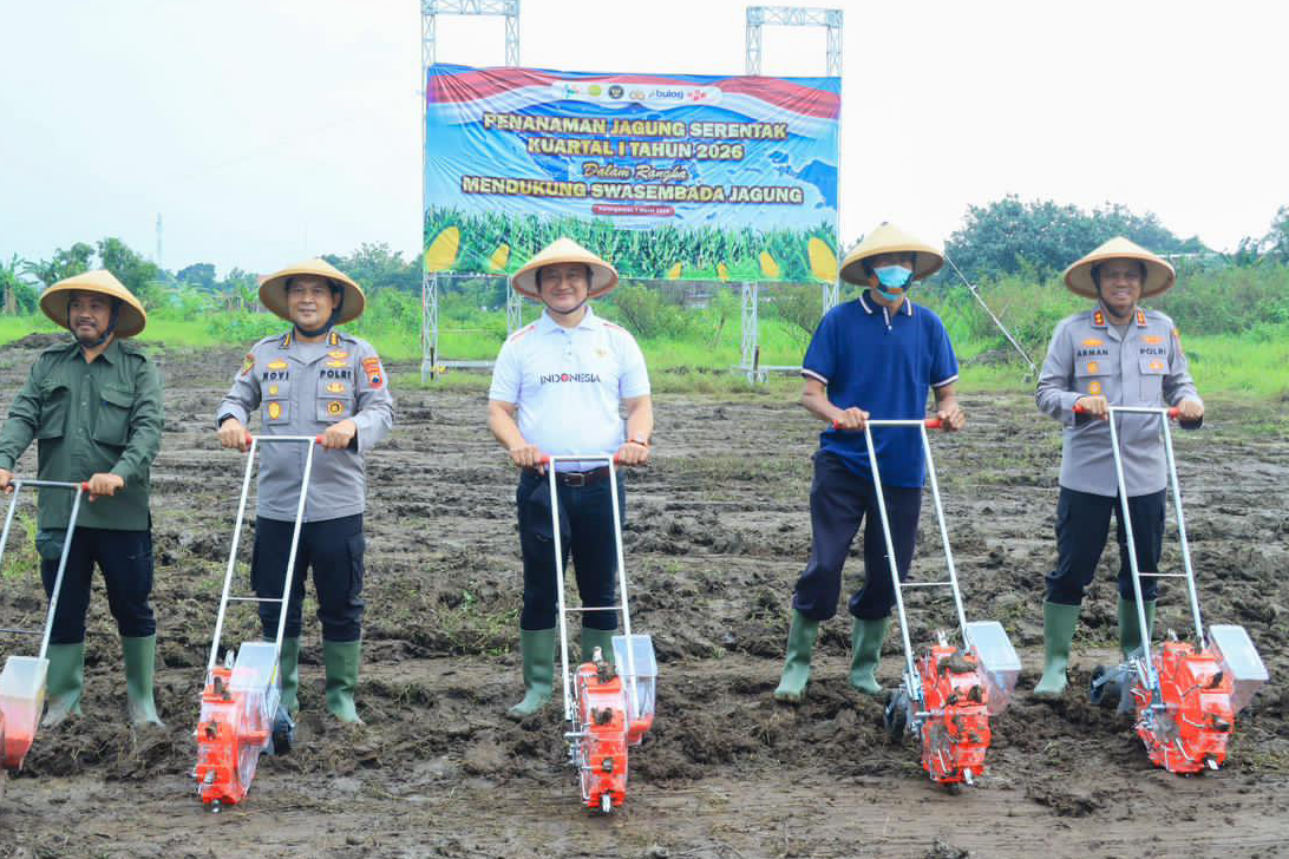 Kapolda Jateng Pimpin Tanam Raya Jagung di Karanganyar, Dukung Program Ketahanan Pangan Nasional