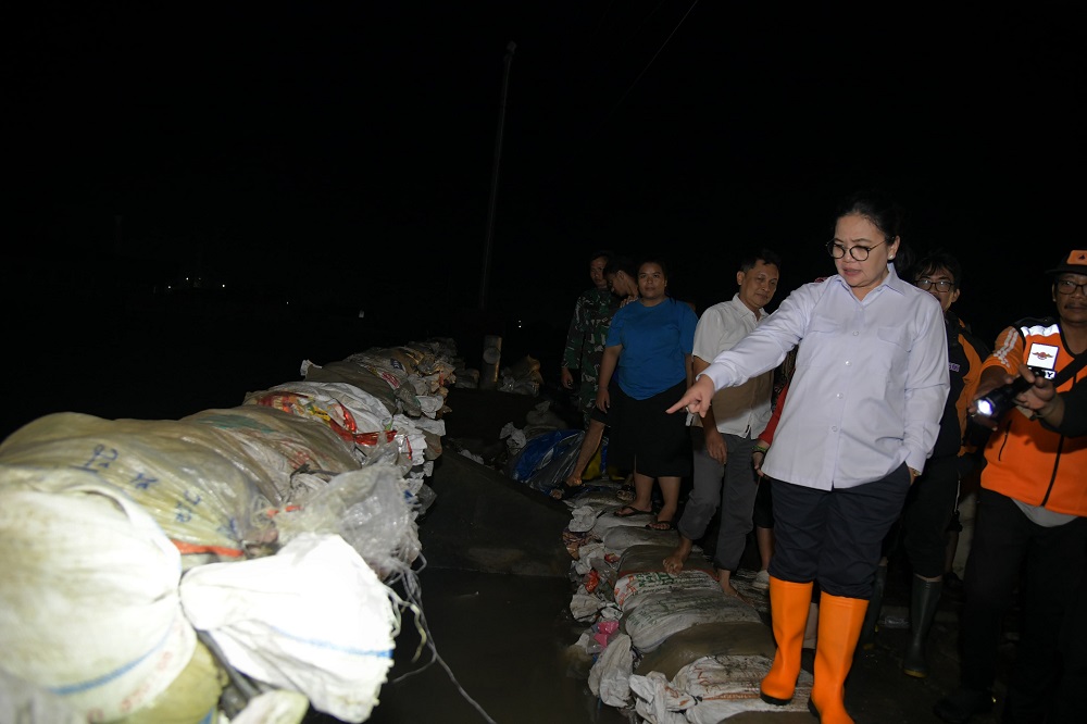 Wali Kota Semarang Cek Tembok Jebol di Pelabuhan Tanjung Mas, Tinjau Langsung Lokasi Banjir Rob