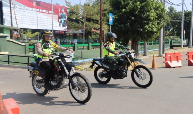 Gunakan Motor, Kapolres Tegal Pimpin  Patroli Pilkades secara Serentak 