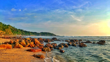 6 Pantai Terindah di Kebumen dengan Pemandangan Alam yang Indah