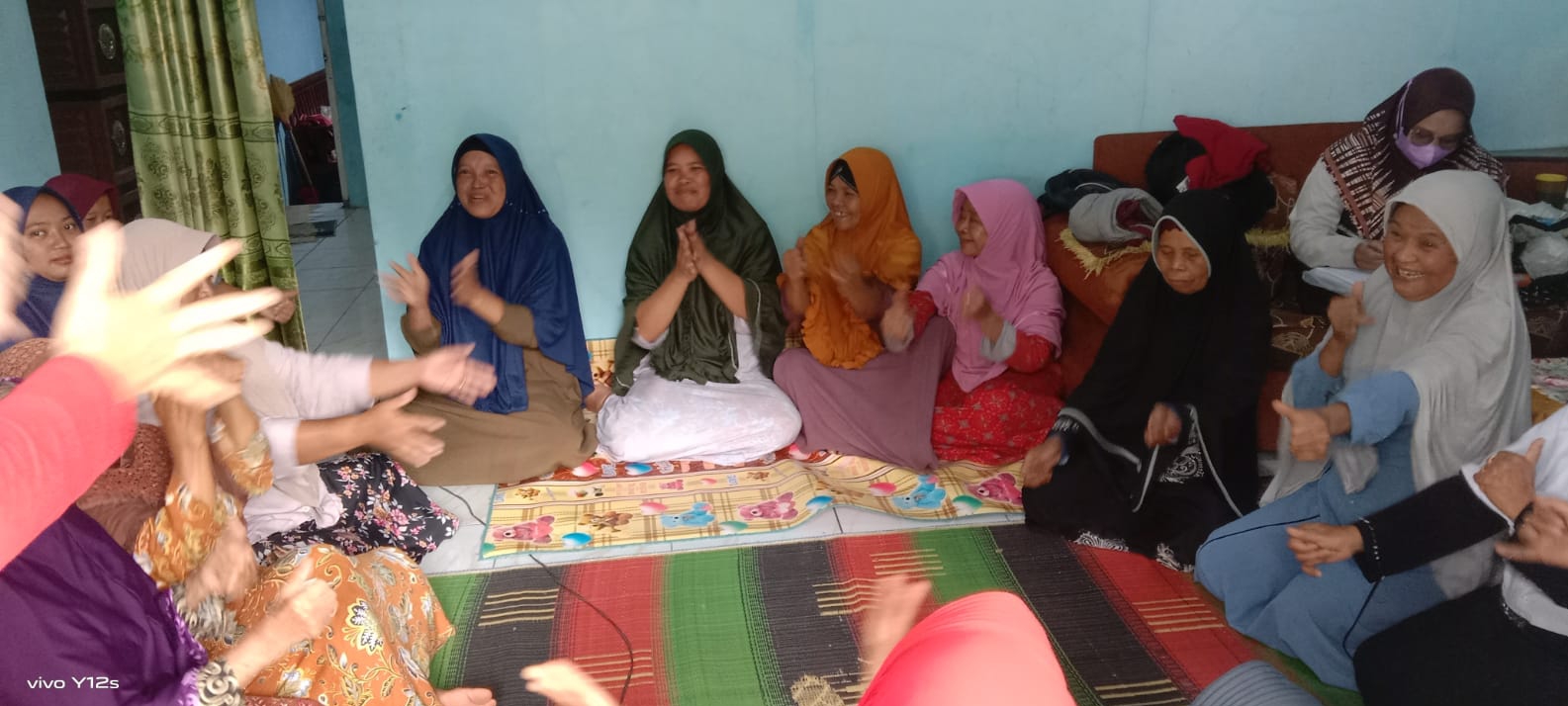 Lansia di Desa Jurangmangu Kabupaten Pemalang Ikuti Senam dan Akupresur