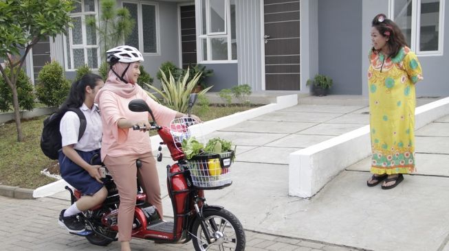 Saat Musim hujan Amankah Kendaraan Sepeda listrik ini di gunakan? Nomor 2 Waspadalah Selalu