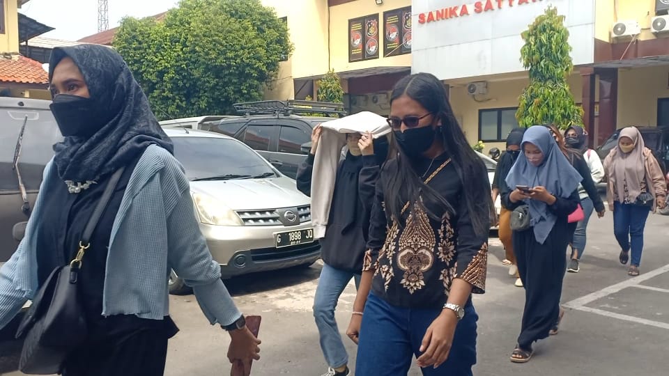 Puluhan Mamah Muda di Brebes Jadi Korban Arisan Online, Kerugian Rp1 Miliar Lebih 