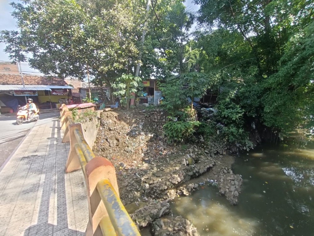 Talud Sungai Banjar Timur Ambrol, Camat Semarang Selatan Minta Segera Normalisasi