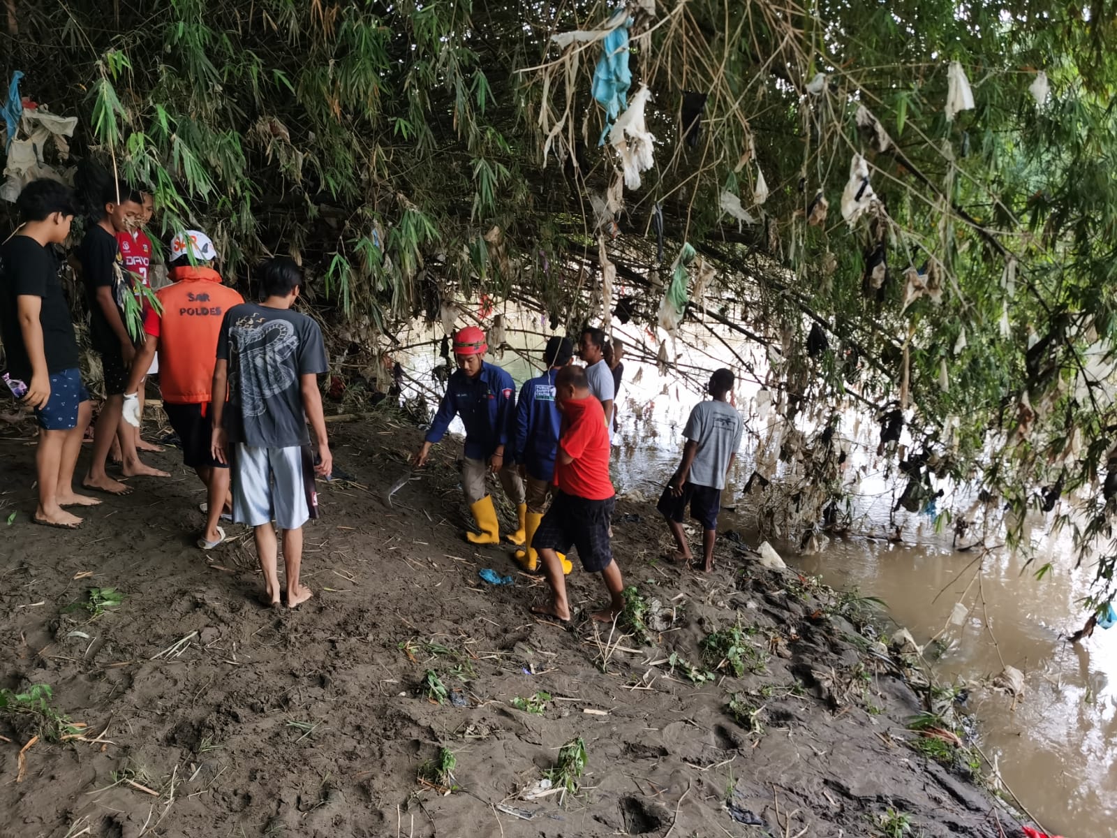 Hilang Terseret Arus Sungai saat Menyebrang, Remaja di Sragen Belum Ditemukan