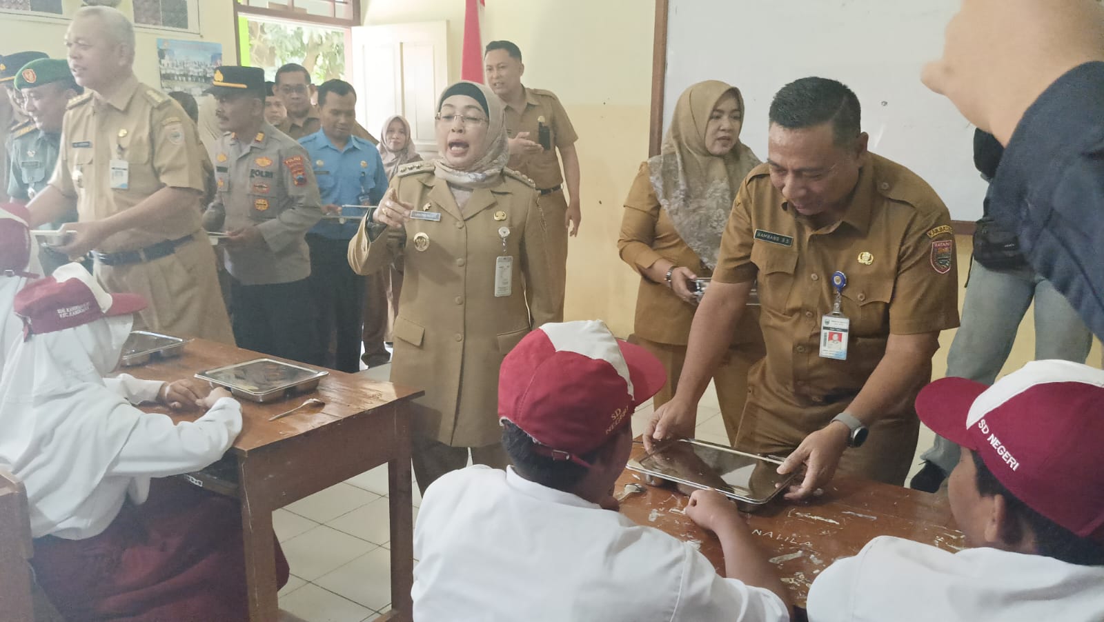 Pantau Makan Bergizi Gratis, Kadisdikbud Batang Ingat Teman Kecilnya Supriyanto