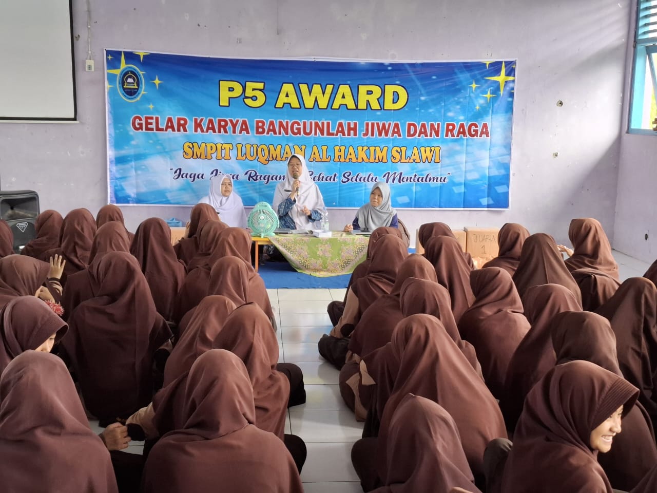 SMPIT Luqman Al Hakim Kabupaten Tegal Gelar Karya P5