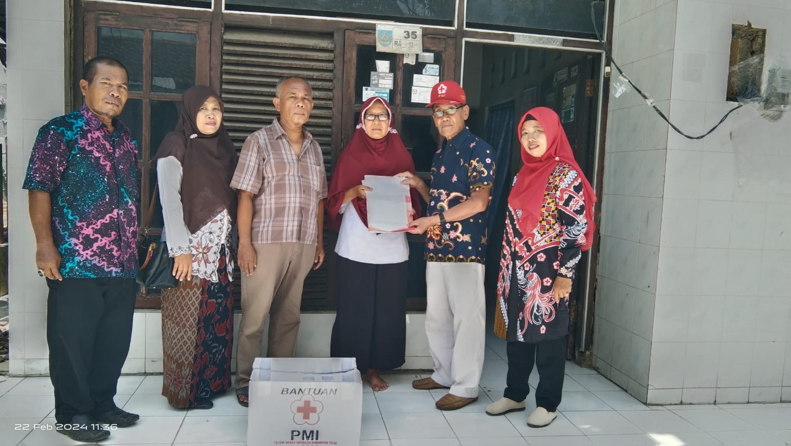 PMI Kabupaten Tegal Bantu Korban 2 Rumah Roboh dan Terbakar