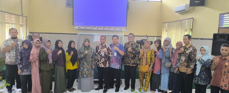 Dinsos Kabupaten Tegal Serahkan  Bantuan Modal  Usaha Sasaran P3KE