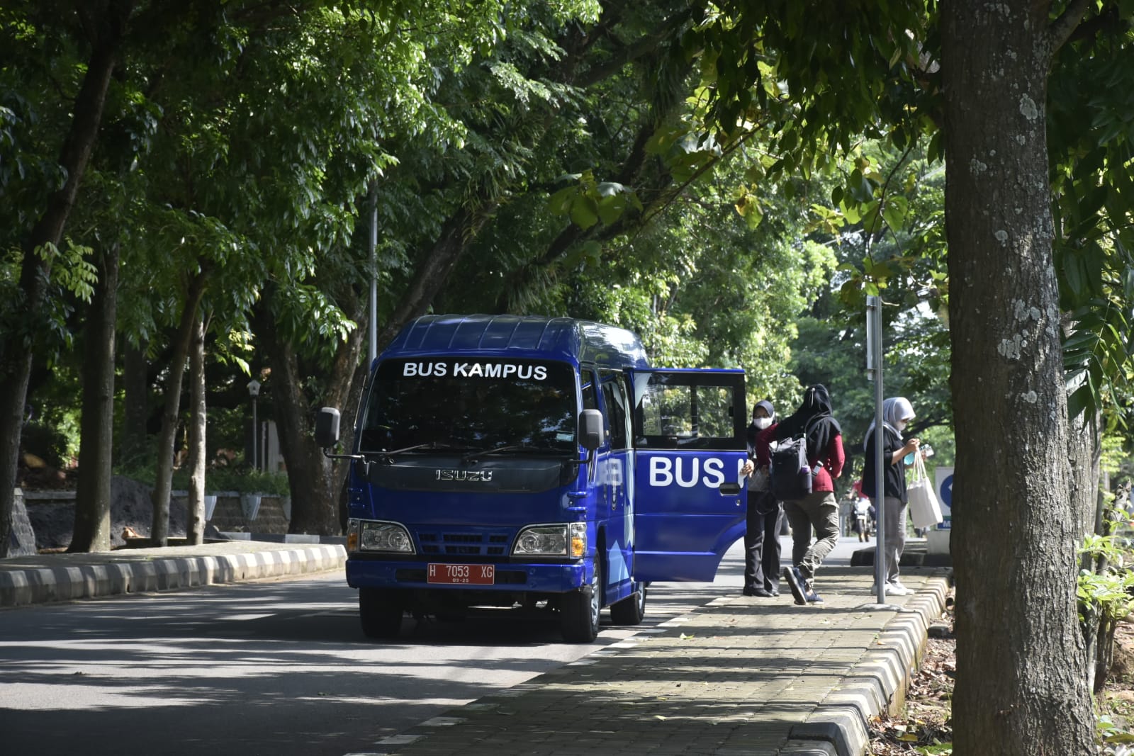Tak Perlu Jalan Kaki, Ada Fasilitas Bus untuk Mahasiswa Undip