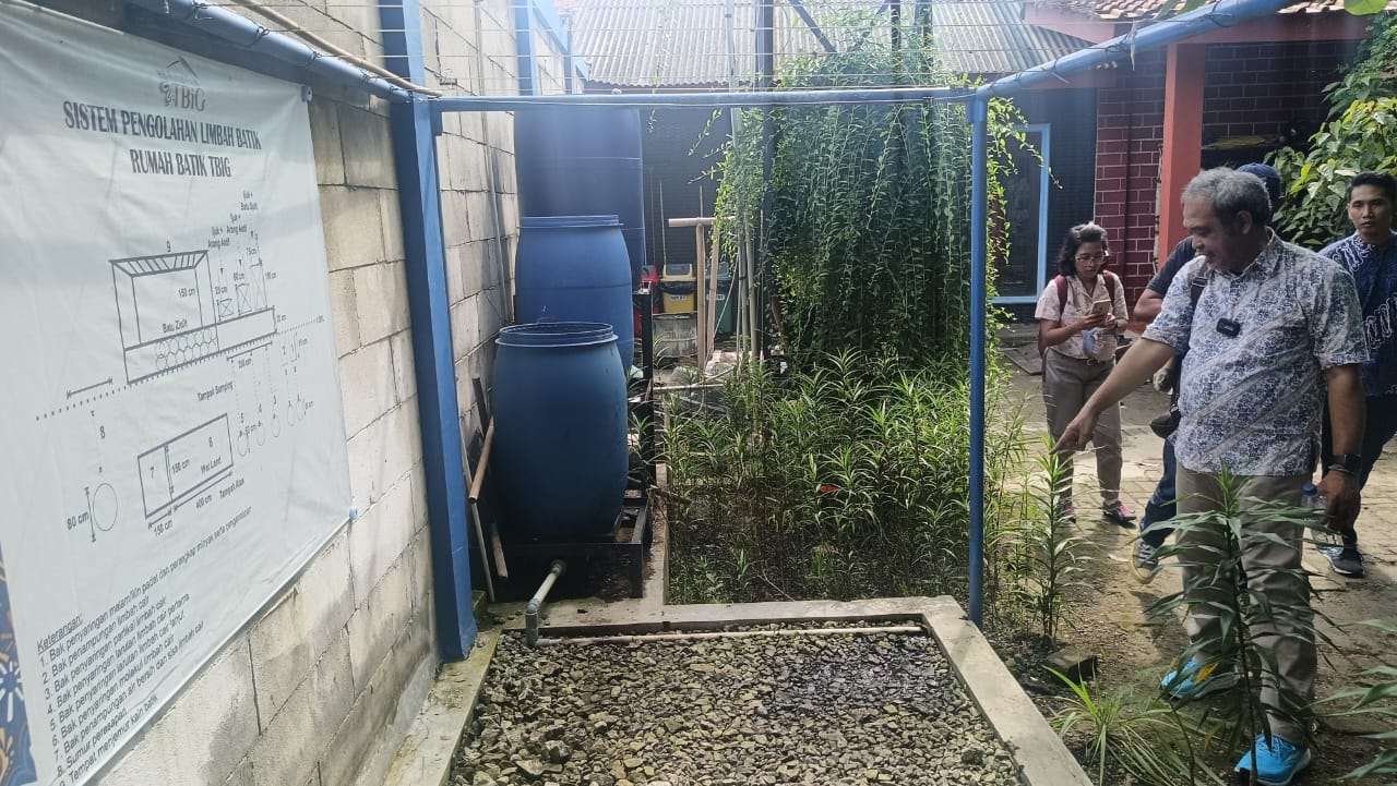 Pewarna Alami dan IPAL Rumah Batik TBIG, Jurus Rahasia Lawan Limbah di Pekalongan