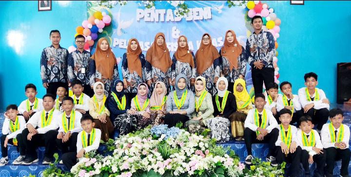 SD Negeri Mintaragen 3 Kota Tegal Adakan Pentas Seni 