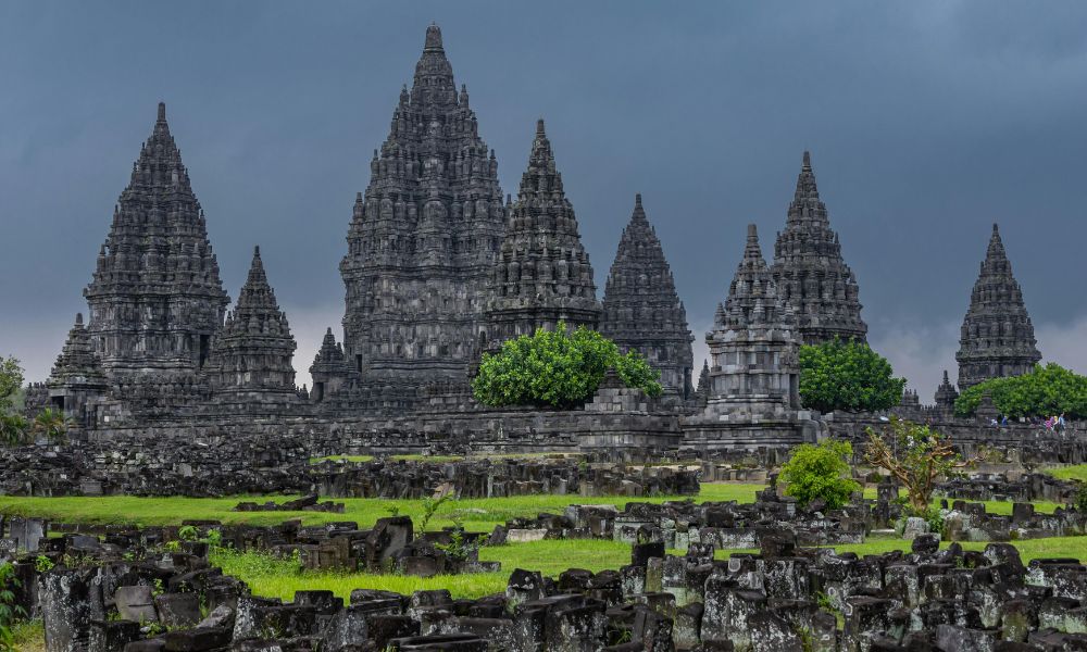 Mengenal Berbagai Candi di Jawa Tengah, Ada yang Terbesar di Dunia