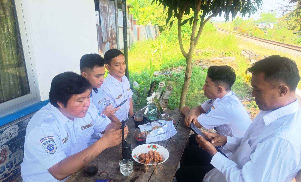 125 Penjaga Perlintasan KA di Tegal Ikuti Bimtek Keselamatan, Tekan Kecelakaan Kereta Api