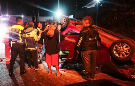 Toyota Agya Terguling di JLS Salatiga, Dua Pasangan Pelajar Alami Luka