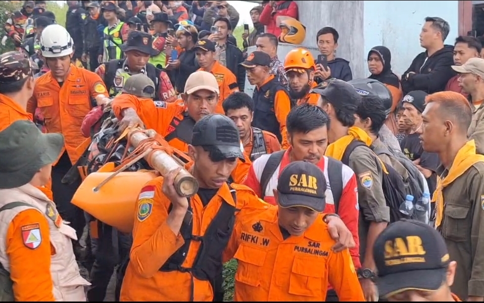 Jenazah Pendaki Gunung Syafiq Ali Berhasil Dievakuasi