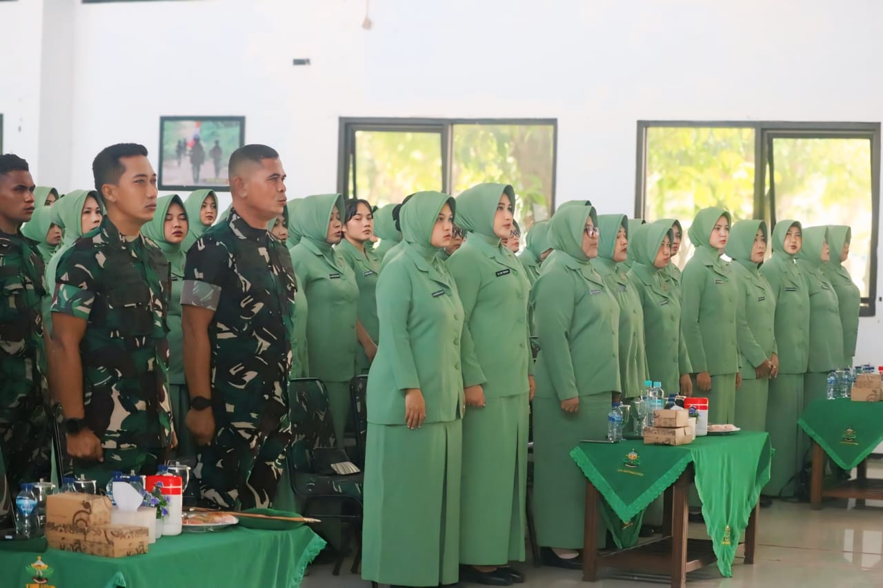 Prajurit dan Persit Yonif 407/PK Dibekali Hukum ‎