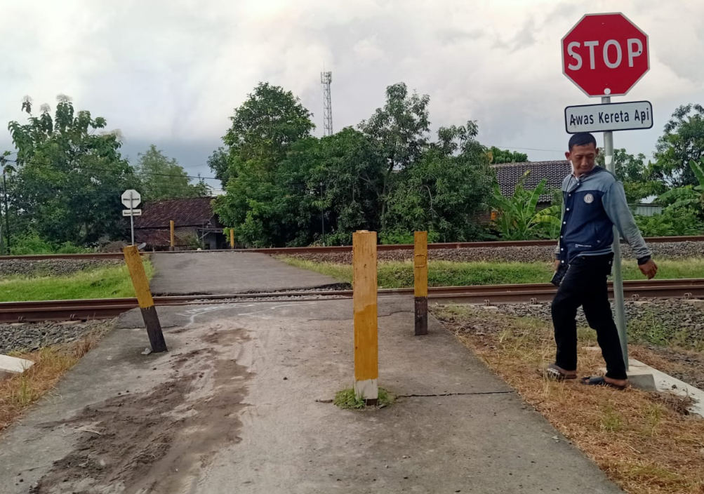 KA Harina Tabrak Motor di Perlintasan Brangsong Kendal, Ini Kata KAI