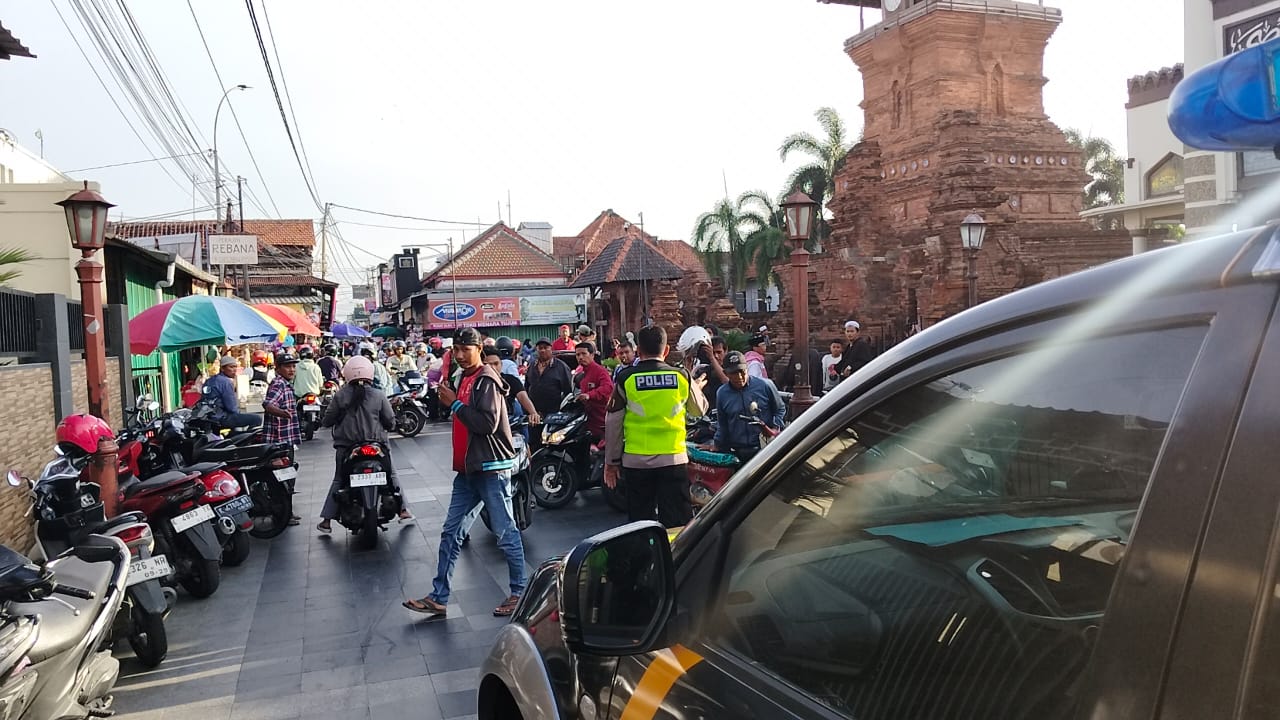 Warga dan Peziarah Keluhkan Ojek Liar di Kawasan Menara dan Makam Sunan Kudus