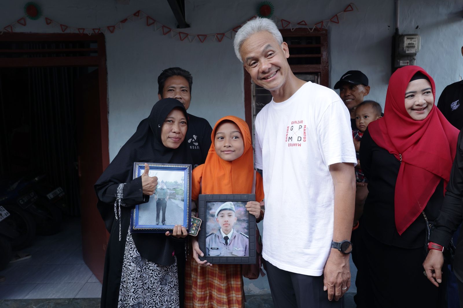 Ada Ibu Pamer ke Ganjar, Anaknya Lulusan SMKN Jateng Jadi TNI