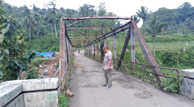 DPUPR Kabupaten Tegal akan Perbaiki Jembatan Kalierang Cilongok yang Berlubang 