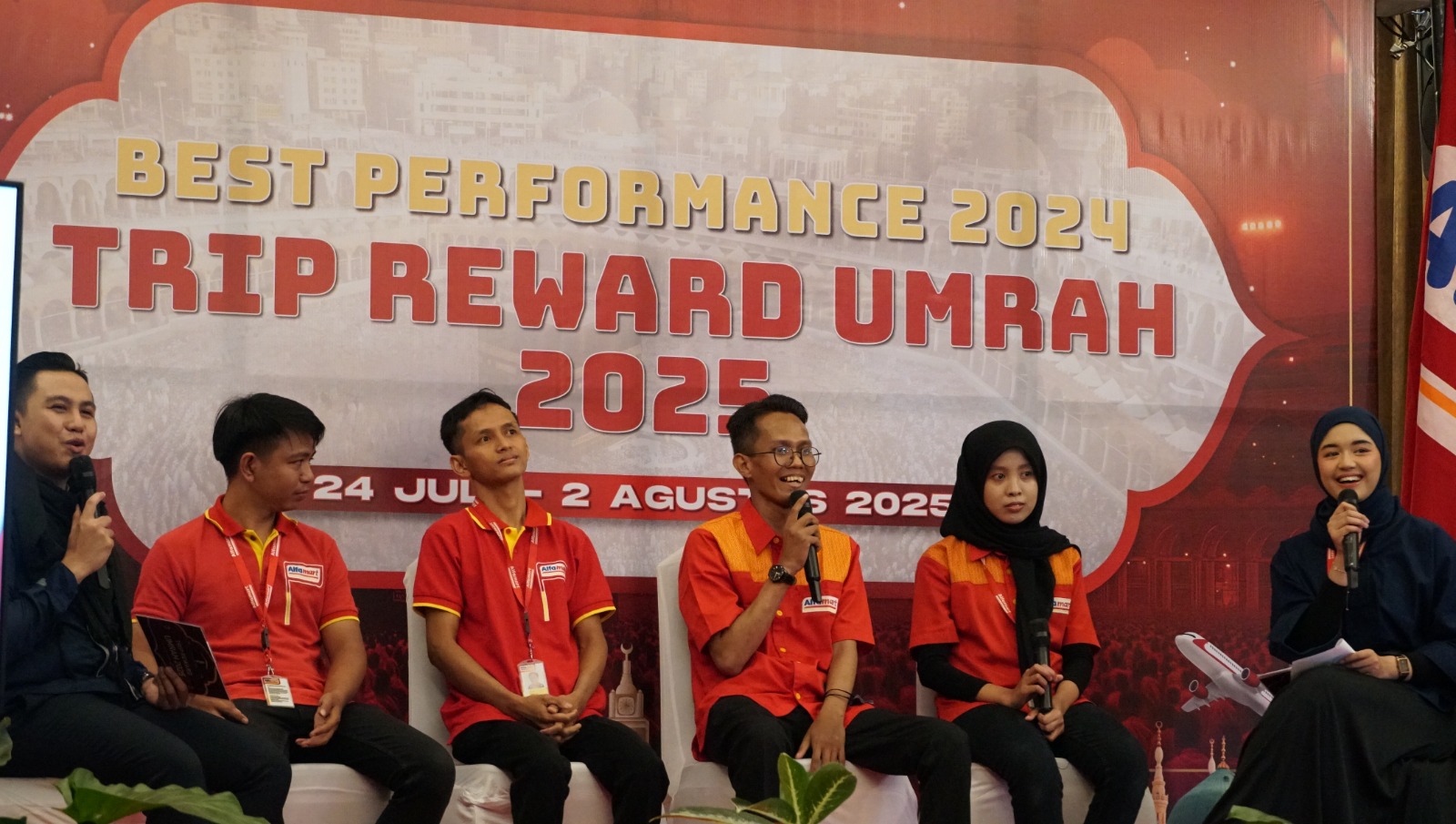 Umrahkan 92 karyawan Terbaik, Alfamart Buktikan Perhatian Nyata kepada Karyawan ‎