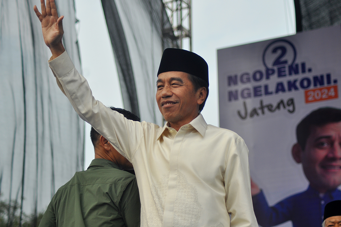 Jelang Masa Tenang, Jokowi Hadiri Doa Akbar Paslon Lutfhi-Gus Yasin di Lapangan Pancasila Semarang