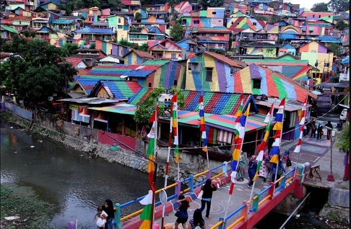 Kampung Pelangi: Wisata Warna-warni yang Memikat di Semarang