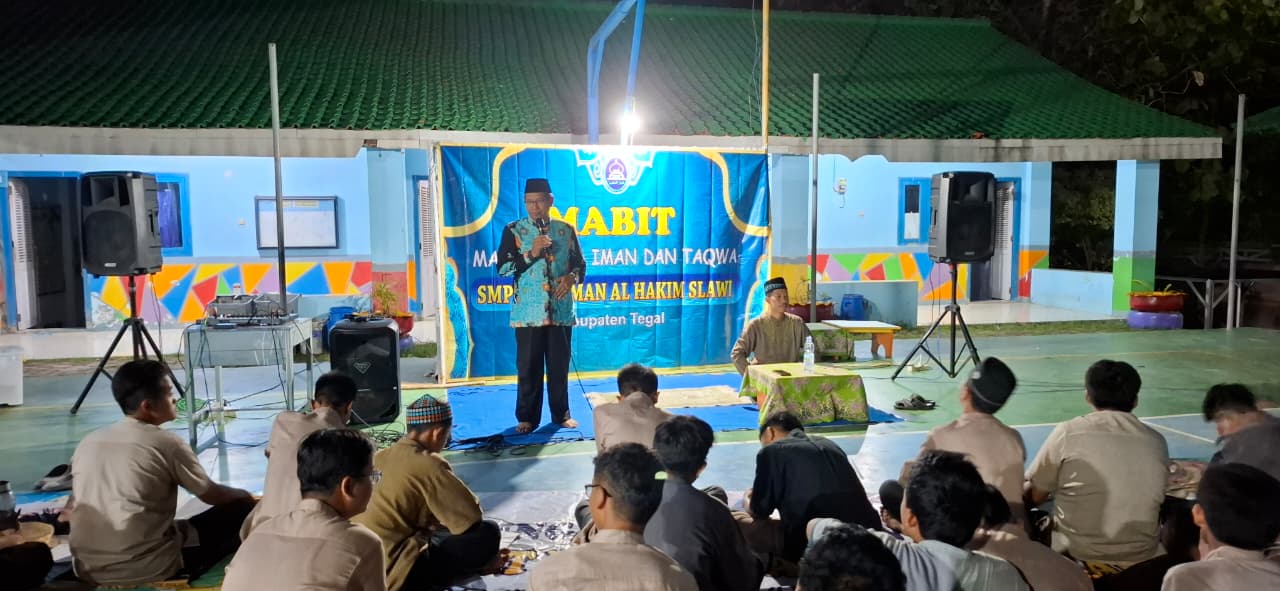 ‎SMP IT Luqman Al Hakim Slawi Gelar Mabit Perdana