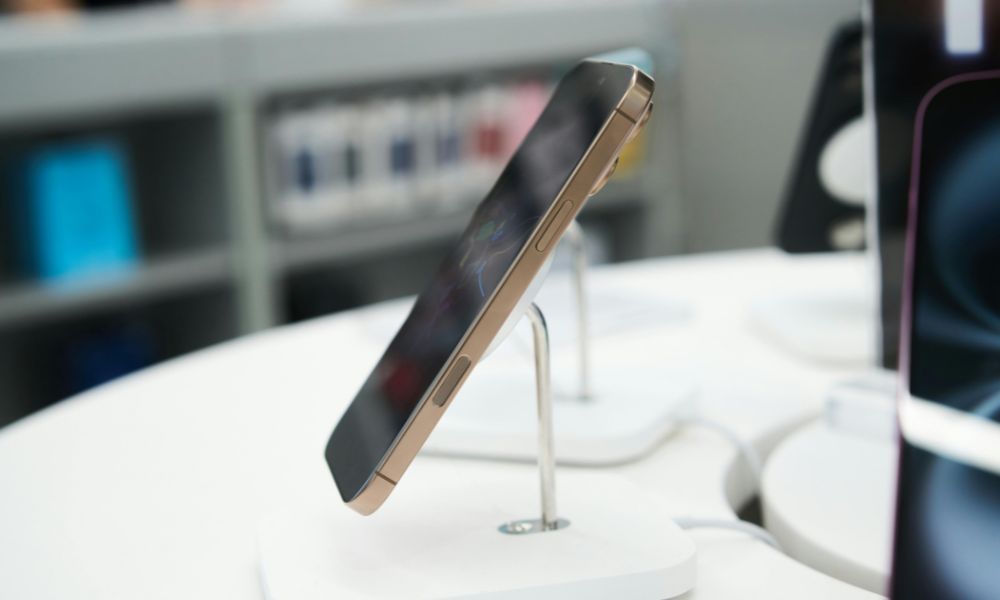 Spesifikasi Lengkap HP OPPO Terbaru, Dibekali Panel AMOLED Refresh Rate Tinggi