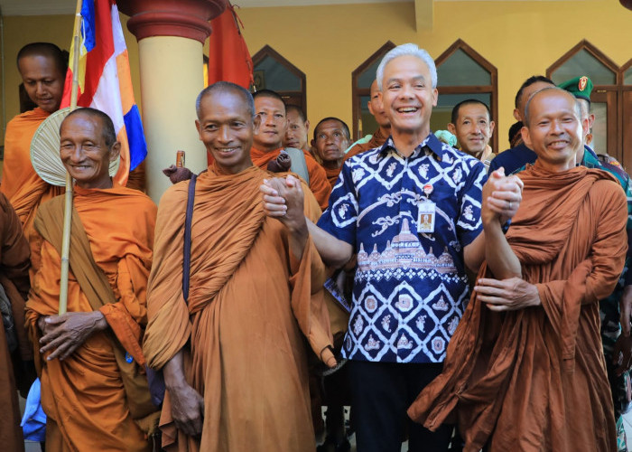 Warga Jateng Antusias Sambut Bhikkhu Thudong, Ganjar; Cerminan Keramahan Indonesia