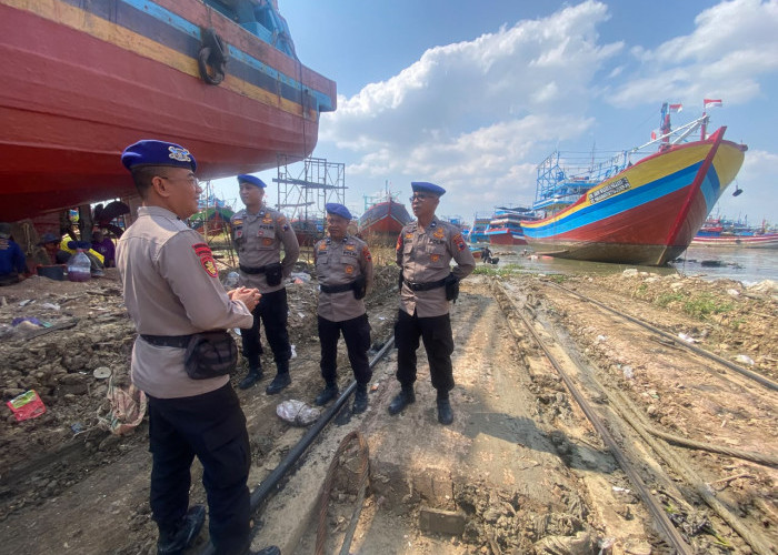 Patroli Sipola Cekal Sasar Pelabuhan dan Dok Kapal di Pati,  Cegah Kebakaran Rugikan Miliaran Rupiah