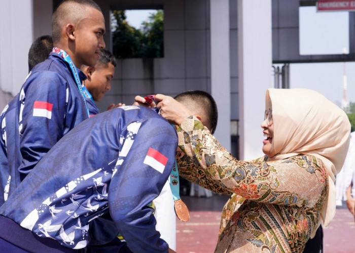 Kebumen Tambah Dua Medali Perunggu POPDA Jateng 2026, Bupati Lilis Turun Langsung Kalungkan Medali Atlet