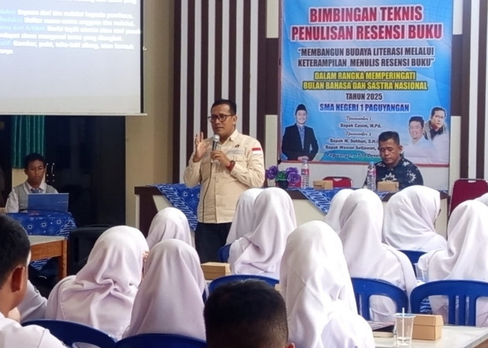 Siswa SMA Negeri 1 Paguyangan Dilatih Menulis Berita