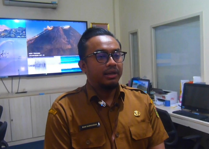 Gunung Merapi Erupsi Semburkan Awan Panas 2.000 Meter, Warga Magelang Diminta Waspada