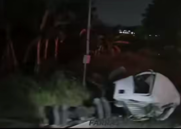 Truk Hancur Tertemper KA Malabar di Klaten, Belasan Perjalanan Alami Keterlambatan