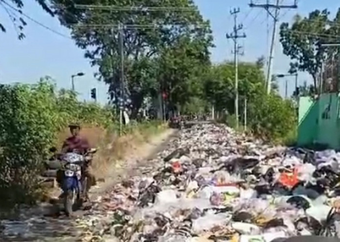 Tumpukan Sampah di Jalan Serayu Kabupaten Pemalang Ganggu Kenyamanan Warga