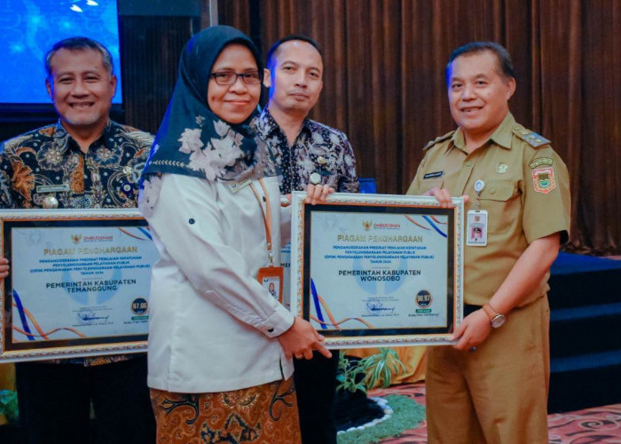 Predikat Zona Hijau, Pemkab Wonosobo Terima Penghargaan Standar Pelayanan Publik