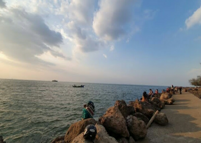 Pantai Marina: Wisata Romantis dan Petualangan Air yang Memikat di Semarang, Cuma 5 Ribu!